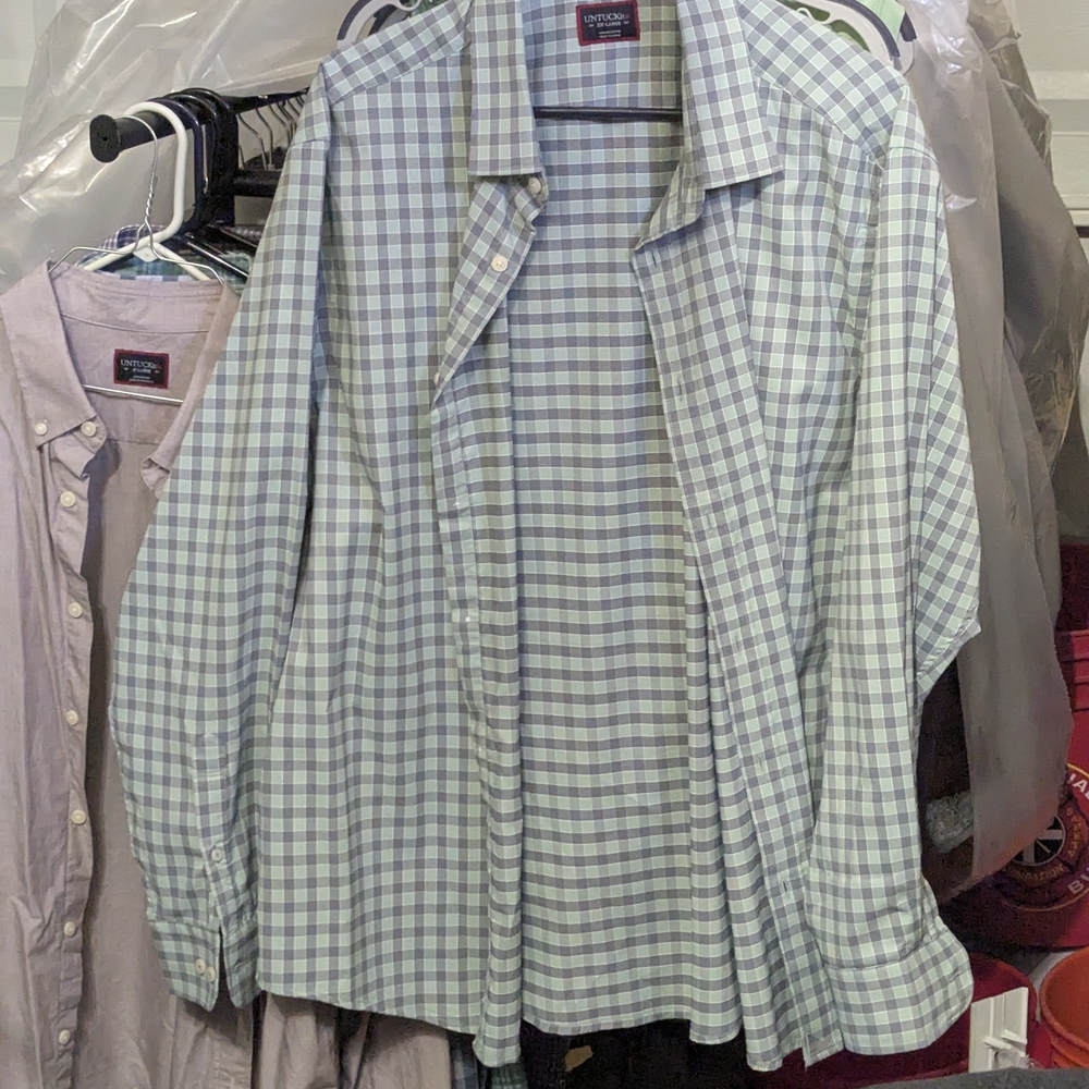 UNTUCKit Men's Blue and White Plaid Shirt